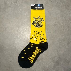 For Bare Feet Wichita State University Shockers Crew Socks Youth‎ Size 13, 1-3